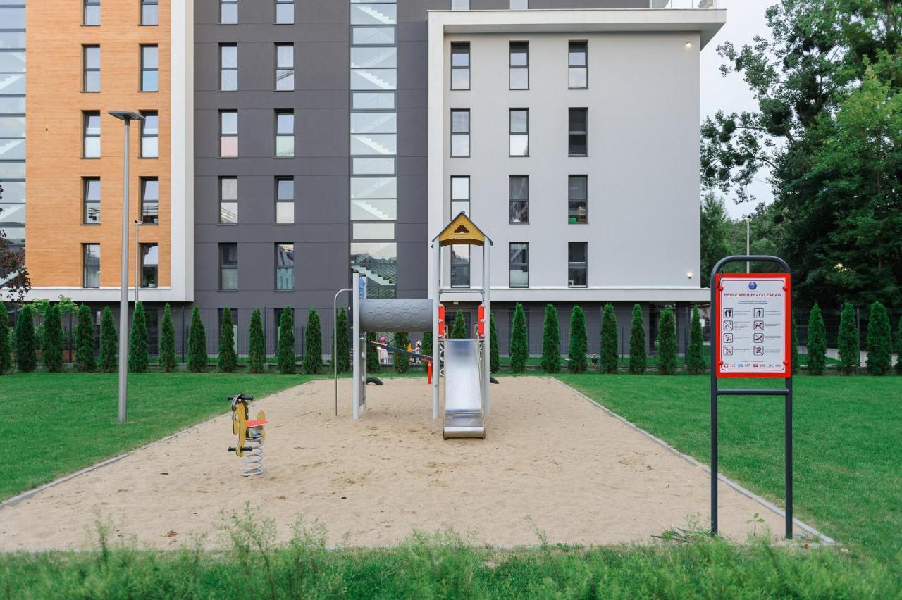 Lumina Apartment With Balcony Overlooking The Park วูดช์ ภายนอก รูปภาพ